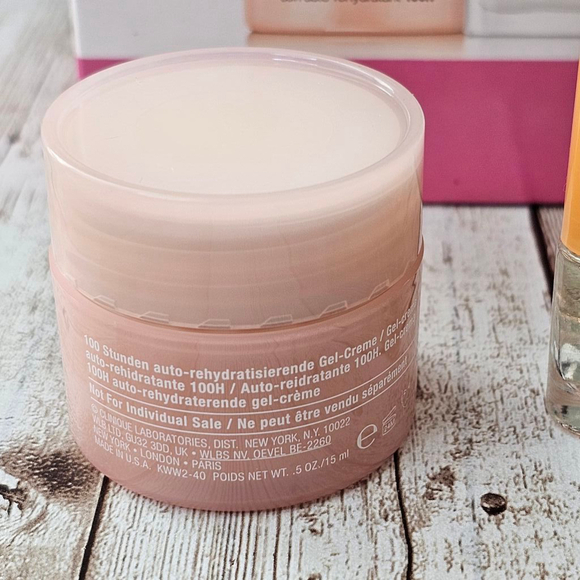 Clinique Beauty Set of 3 travel size - Picture 3 of 7